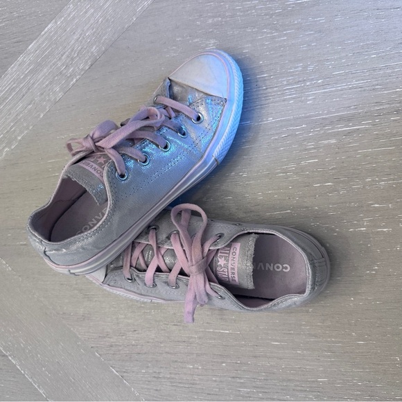Converse silver metallic and light pink low tops size 2 - Picture 5 of 9